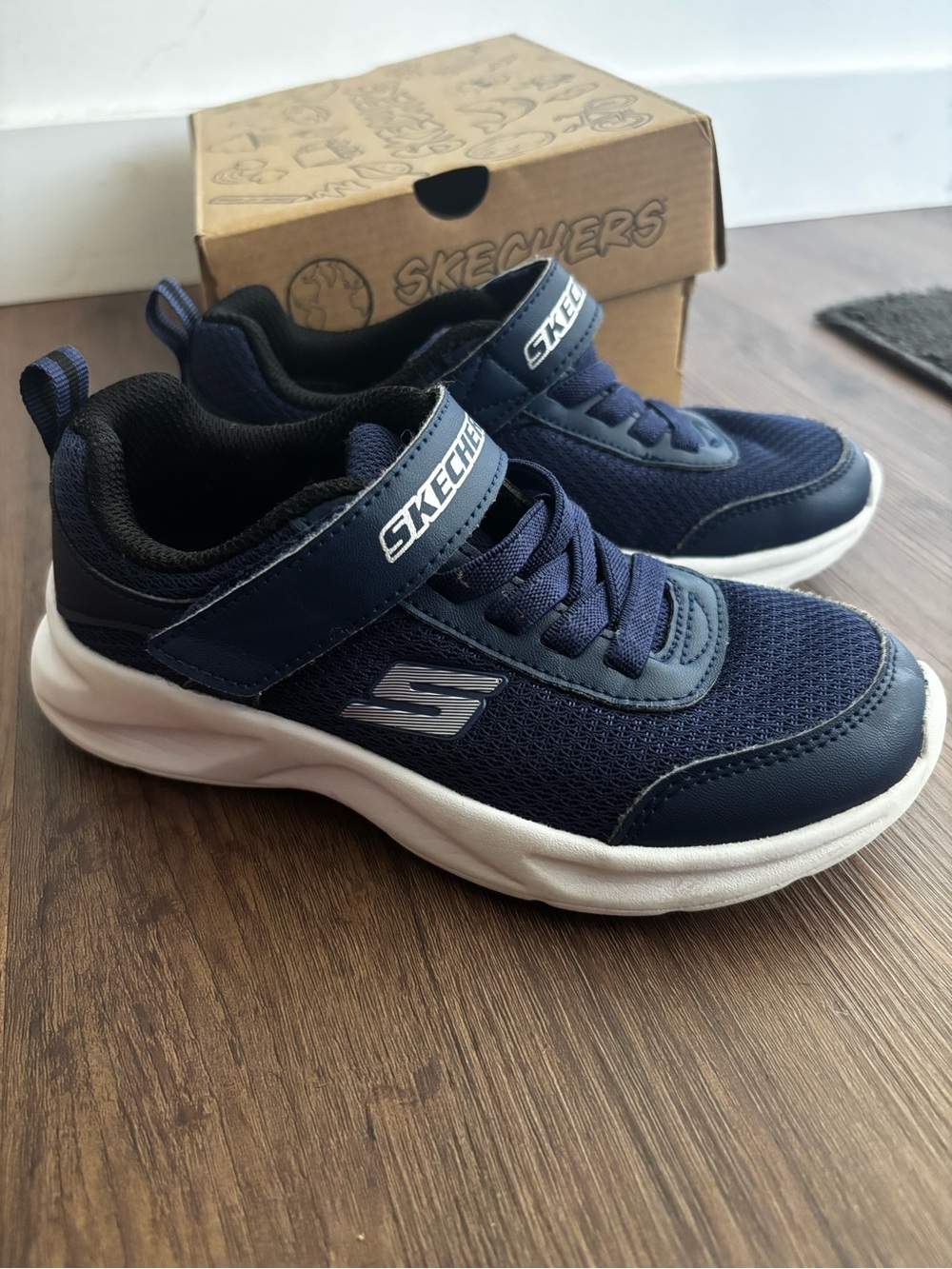 Skechers Kids Navy and White Athletic Sneakers, Size 13